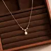 Comercio exterior transfronterizo moda europea y americana collar de hoja circón perla, diseño único, cadena para la clavícula que no se decolora joyería para mujer