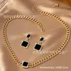 Collar de Esmalte Glaseado con un Diamante Par de Pendientes de Esmalte Glaseado con Diamantes Traje Geométrico para Dama para Fiesta de Cena