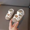 Sandalias Casuales para Niño 2025 Verano Nuevo Estilo Sandalias de Punta Cerrada Suela Suave Antideslizantes para Caminar para Niños Pequeños Zapatos de Oso Sandalias