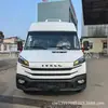 Camión Refrigerado Iveco V35 Eje Corto con Ganchos para Carne para Transporte de Cerdo Blanco, Res, Cordero, Etc.
