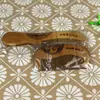 Suministro de Fabricante Mayorista de Peines de Madera de Durazno con Mango, Suministro para el Mercado de Peines Finos Tallados en Madera con Forma de Media Luna y Logo Grabado