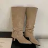 Primer Encuentro Botas de Gamuza Puntiagudas Plisadas Apiladas para Mujer 2026 Otoño/Invierno Nueva Llegada Usables de Dos Maneras Desmontables Tacón Fino Hasta la Rodilla