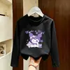 Camiseta de manga comprida para meninas, nova e estilosa para o outono de 2026, top infantil único e super fofo, camiseta básica de algodão puro com gola redonda