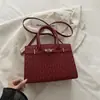 Bolsa pequena casual simples transfronteiriça bolsa transversal feminina 2026 nova estilo coreano bolsa quadrada feminina popular de verão bolsa para celular