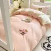 Conjunto de Três Peças para Estudante Universitário 100% Algodão Puro para Cama de Solteiro Quarto de Dormitório Cama Elástica Conjunto de Seis Peças Versão AB Cor Sólida Capa de Edredom Bordada