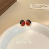 Pendientes de lujo ligeros de estilo antiguo de estilo vintage con contraste de colores, diseño de nicho, gran valor de belleza, combinables con todo, elegantes y ligeros pendientes pequeños para mujer.