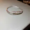 Pulseira Redonda de Aço Titânio Totalmente Cravejada em Diamante Estilo Francês, Pulseira Simples e Fashion de Luxo Leve, Senso de Design, Joia Versátil e Única para Públicos de Nicho