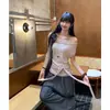 Foto Real # Camiseta Lisa de Manga Curta com Gola Alta para Mulheres, Novo Estilo Primavera 2026, Corte Justo, Valoriza a Silhueta, Estilo Puro Desejo, Marca a Cintura.