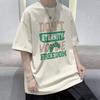 2024 Venda Quente Estilo Hong Kong Novo Verão Casual Letras Estilo Faculdade Tamanho Grande Camiseta Manga Curta Camiseta de Menino Camiseta para Usar por Baixo