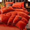 Luxo Leve Qualidade Materna e Infantil Espessado Veludo Leiteiro Conjunto de Quatro Peças Inverno Anti-Estático Forrado com Lã Cobertura de Colcha Veludo Coral 3 Roupa de Cama