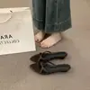 Sandálias Cruzadas Sazonais First Encounter para Mulheres, Primavera/Verão 2026, Casuais e Versáteis para Uso ao Ar Livre, Deslocamento e Uso Diário, Salto Anabela, Design de Tira entre os Dedos
