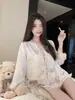 Pijama de Seda Gelada para Mulheres, Verão Fino Renda Decote V Novo Estilo Seda Imitação de Seda Conjunto Loungewear Que Pode Ser Usado Fora
