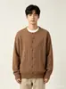 Ropa de punto nueva para hombre transfronteriza en stock, exportación de tallas europeas y americanas, cuello redondo, manga larga, cárdigan casual simple de punto trenzado