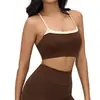 Sujetador de yoga estilo europeo y americano de tacto natural para mujer, con tirantes finos cruzados en la espalda de color contrastante, hermoso diseño de espalda, adecuado tanto para llevar debajo como por encima como top de fitness