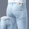 Calça Jeans Fina de Tencel para Homens, Corte Slim, Perna Reta, Marca Moderna, Versátil, Calça Elástica, Estilo Europeu, Verão, Cor Clara