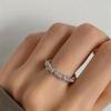Anel Europeu e Americano Ins Moda Minimalista Círculo Distintivo Diamante Empilhado Prata Brilhante Anel de Luxo Leve Novidade para Mulheres
