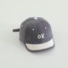 Nuevo Sombrero de Comercio Exterior Lindo Sombrero Hip-Hop para Bebé Gorra de Béisbol de Ala Corta con Letra Ok Gorra con Visera para Niños Primavera y Otoño