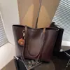 Bolso Tote Retro de Gran Capacidad para Mujer Transfronterizo 2025 Nuevo y Moderno Bolso de Hombro Simple y Elegante de Gran Capacidad