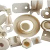 Fabricante Produce Pastillas Negras de Nylon PA6 y Juntas Blancas de Nylon Resistentes a Altas Temperaturas