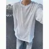 Camisa de tricô de seda gelada branca para homens, camiseta de verão com gola redonda, estilo nicho de alta qualidade, fresca e solta, camisa de manga longa com proteção solar