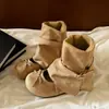 Botas Maillard Femininas 2026 Primavera e Outono Novas Botas Curtas da Moda, Botas Plissadas com Fivela, Sapatos Mary Jane para Mulheres
