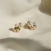 Brincos de Pérola Transfronteiriços Femininos de Nicho High-end Brincos Studs de Verão Brincos Vintage de Nicho Acessórios de Argola de Orelha de Luxo Leve Atacado