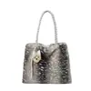 Bolsa esponjosa con estampado de leopardo para mujer, nueva colección otoño/invierno 2026, moderna y casual, bolso de hombro de gran capacidad, elegante bolso tote para ir al trabajo