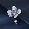 Estilo Lujo Ligero Elegante Broche de Flor de Begonia Nicho de Alta Gama Material de Cobre Micro-Incrustado Zirconio Broche de Flor Nuevo Estilo para Mujer
