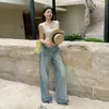Jeans Jeans Desfiado de Cintura Média para Mulheres, Estilo Novo Verão 2026, Retrô Americano, Textura de Bambu, Design de Bigode Tridimensional