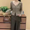 Cardigan Jaqueta de Tricô Feminino Francês 2025 Primavera e Outono Novo Estilo Coreano Elegante Redutor de Idade Versátil Gola V Manga Longa Tendência