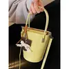 Bolso tipo cubo de moda para mujer 2026 nuevo estilo moderno retro bandolera versátil