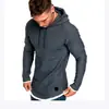 Nueva camiseta de manga larga con capucha para hombre, cuello redondo, corte ajustado, color liso, costuras, rayas, plisada, manga raglán, ropa para hombre
