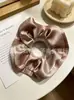 Venta Directa de Fábrica Scrunchie de Satén y Encaje Atmósfera Elegante Scrunchie Negro Goma para el Cabello Diadema Scrunchie