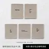 Estilo cool ins, letras inglesas artísticas, cartões com franjas, nail art, joias, adereços de fotografia, decorações de fundo e peças de exibição