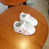 Zapatos Nuevos para Bebé Niños Primavera y Otoño 2026, Zapatos Blancos Deportivos para Bebé, Zapatos para Niños Pequeños con Suela Suave Antiderrapante