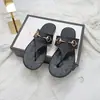 Chinelos Casuais de Verão Gg Femininos Sandálias de Tira de Dedo Coloridas de Geléia Asiáticas Comércio Chinelos Confortáveis