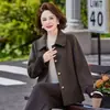 Chaqueta Corta de Moda Ajustada para Mujer Primavera y Otoño 2026, Nueva Talla Grande Elegante Adelgazante Versátil Abrigo