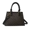 La popular bolsa de mensajero para mujer de este año 2023, nuevo bolso de mano informal estilo western, bolso de cubo de un solo hombro estilo coreano de nicho