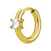 Exquisito pendiente con hebilla de acero de titanio de gran venta transfronteriza, nuevo y moderno pendiente de diamante, temperamento femenino, estilo coreano, simple y amoroso.