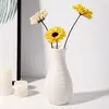 Arreglo Floral Hidropónico Decorativo de Plástico de Ratán, Puramente Hecho a Mano, Jarrón Pequeño Tejido de Paja de Alto Valor, Adorno de Lujo Ligero Vintage de Gama Alta