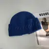 Touca de Lã de Ovelha com Fio de Prata e Lantejoulas Tricotada para Mulheres, Espessada para Outono e Inverno, Quente e Fashionável com Padrão Torcido Proteção de Orelhas Chapéu para Clima Frio