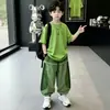 Conjunto de Dança Jazz Estiloso de Verão para Meninos 2026 Novo Modelo Tendência Infantil Camiseta Respirável Calça Casual Street Dance