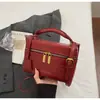 Bolsa Pequena Retrô de Luxo Leve Transfronteiriça para Mulheres, Nova Bolsa de Mão de Alta Qualidade com Padrão de Pedra, Bolsa de Ombro e Transversal para o Dia a Dia
