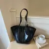 Bolso Tote de Cuero con Cera de Aceite para Mujer Transfronterizo Nuevo Estilo Bolso de Hombro Único para Dama Moda Más Vendido para Viajes de Trabajo Gran Capacidad Bolso de Axila Venta al por Mayor