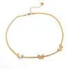 Cadena de Hueso de Serpiente de Acero Inoxidable Dorado Lele Jewelry Tres Mariposas Diseño Tridimensional Cadena para Clavícula Moda Femenina Collar Europeo y Americano