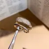 Anel aberto de grade de zircônia de camada dupla europeu e americano, estilo de nicho de alta qualidade, anel simples e elegante para o dedo indicador, joia vintage requintada