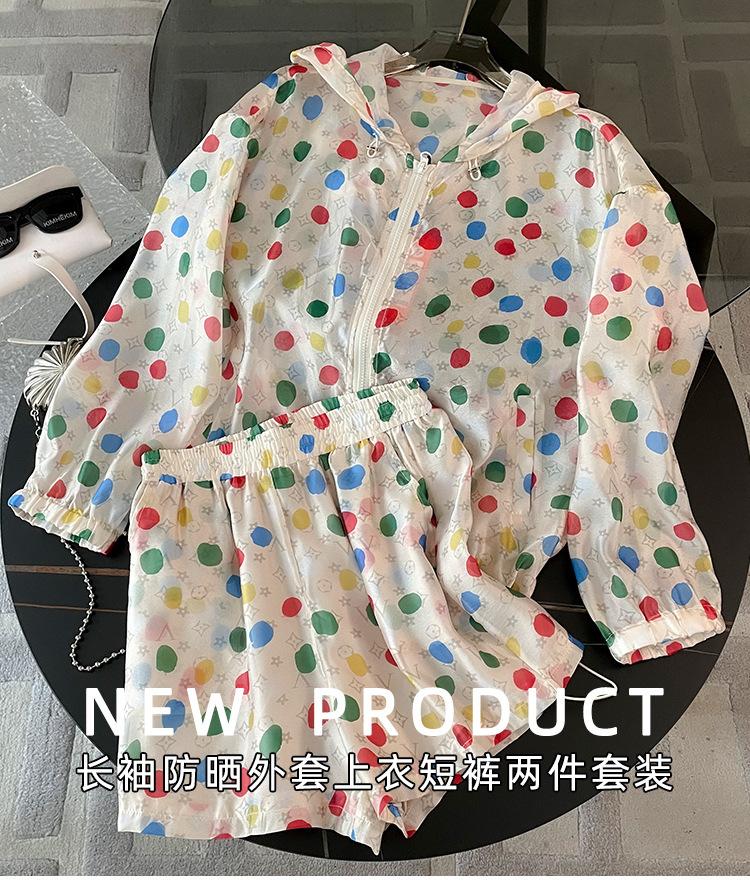 跨境淘货源分销2024春夏秋季新款街头潮流减龄小个子爆款欧货网红款运动防晒服外套休闲运动气质休闲时尚流行新款春夏秋装春夏秋装女装时尚防晒服外套女装春夏秋季防晒服外套女防晒服外套女女士运动服女装防晒服外套卫衣防晒服外套休闲防晒服外套春夏秋季防晒服外套女装时尚防晒服外套盐系休闲防晒服外套女装2024百搭设计感小众洋气欧货阿里国际站跨境采购Cross-border, shopping source, distribution,2024 spring/summer/fall, new, street trends, age reduction, small, explosive, European goods, net red, sports sun-protective clothing coats, leisure sports, temperament leisure, fashion, new spring/summer/fall clothing, spring/summer/fall clothing for women, fashion sun-protective clothing coats, women's spring/summer/fall, sun-protective clothing for women, sun-protective clothing for women, women's sportswear, Casual sun-protective clothing, fashion sun-protective clothing, salt, 2024, all-match, design sense, niche, foreign, European goods, Ali International Station, cross-border procurement