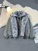 Rey Lobo Polar Sentado en una Montaña Chaqueta de Algodón Falsa de Dos Piezas con Cuello de Piel para Hombre, Engrosada, Cálida, Holgada, Versátil Abrigo de Algodón, Chaqueta de Moda para Hombre