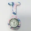 Popular Reloj de Pulsera Redondo para Enfermera con Transferencia de Agua y Estampado Colorido, Correa de Silicona, Reloj de Moda Universal para Estudiantes Mujeres, Esfera al por Mayor