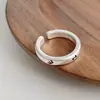 Anillos de Letra Minimalistas Estilo Ins Vintage para Mujer, Diseño de Nicho de Lujo Ligero con un Toque de Alta Gama, Anillo Abierto para Dedo Índice